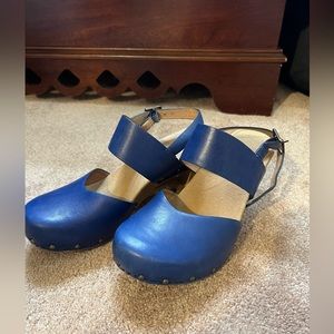 Dansko Thea cobalt leather clogs size 39